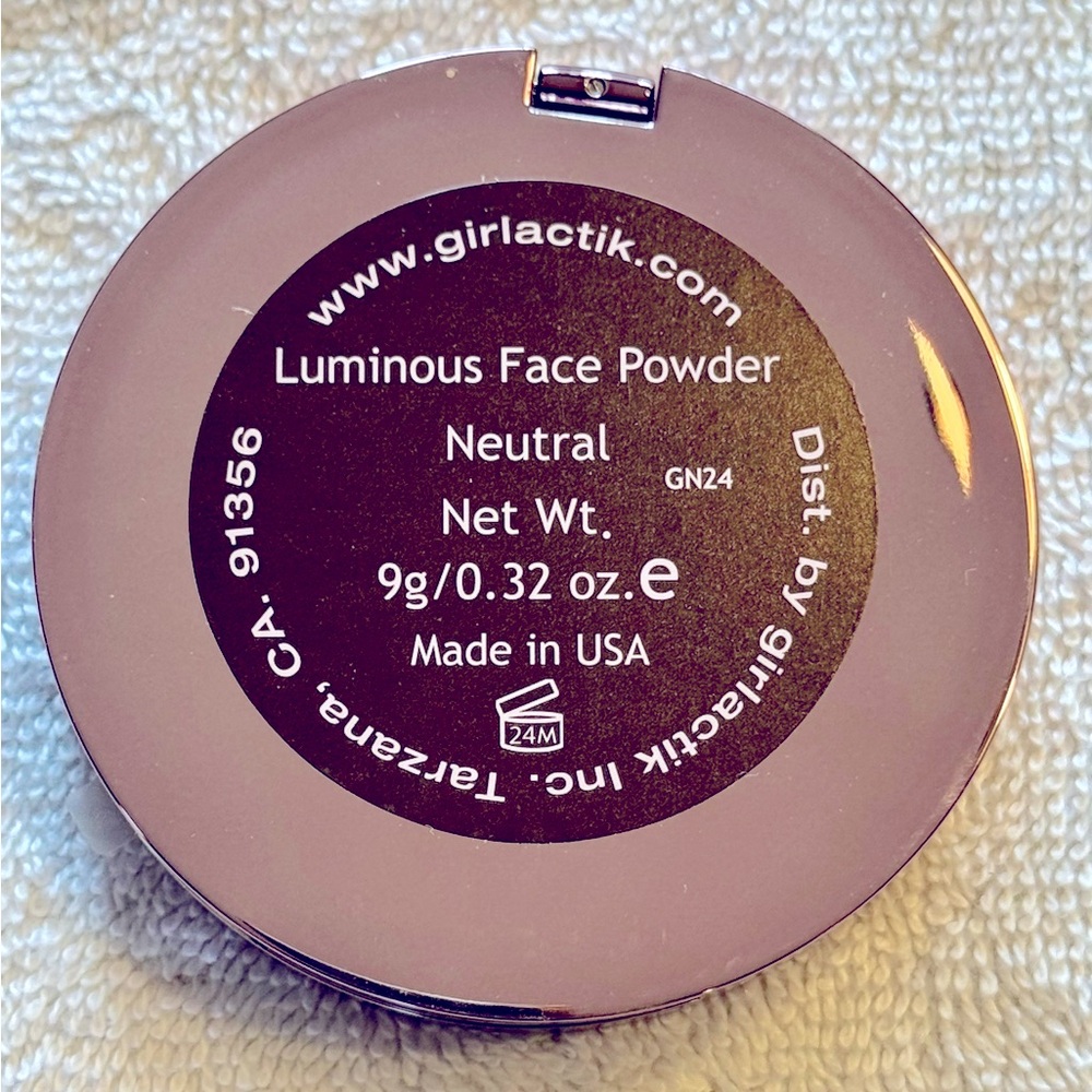 Girlactik Luminous Face Powder in Neutral 9g BRAND NEW IN BOX - Picture 7 of 8